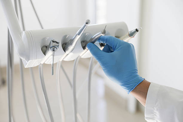 Professional Tooth Extraction technician working in Bloomingdale, IL